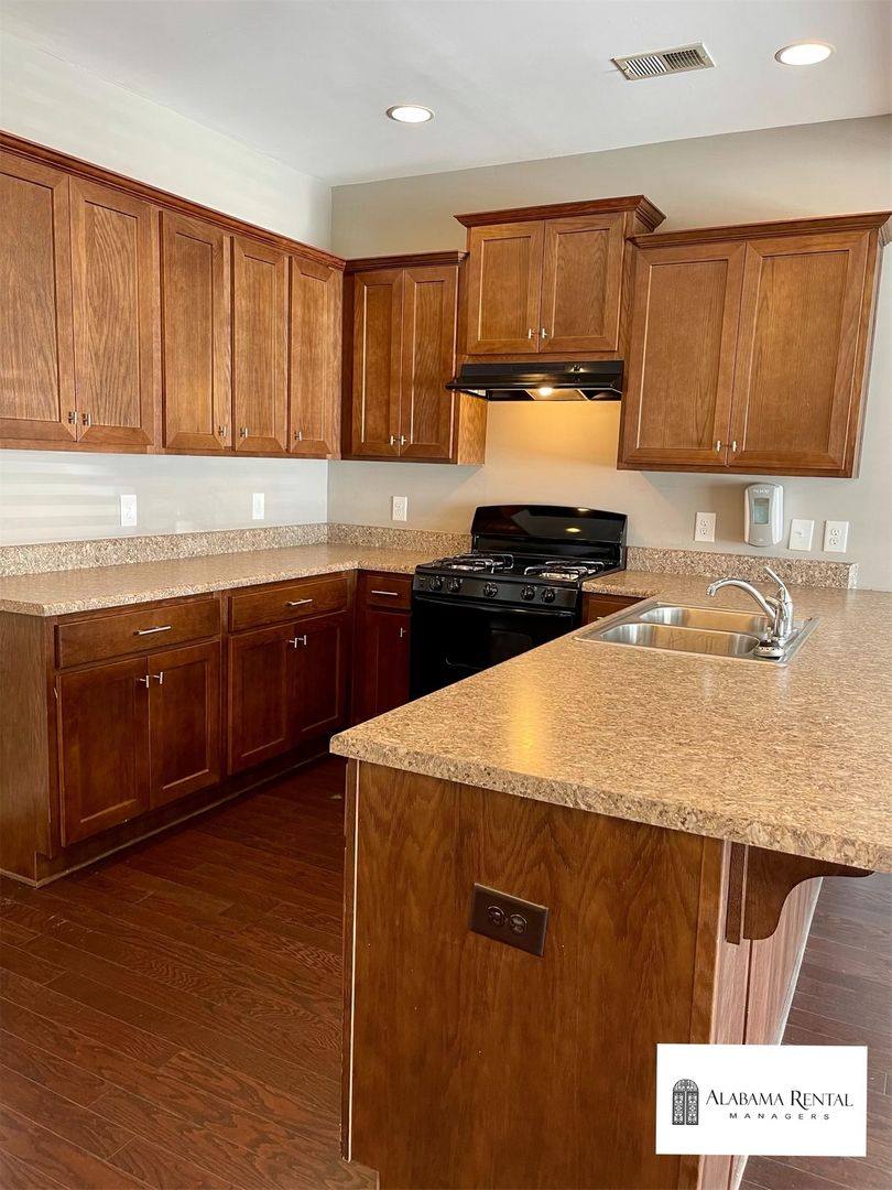 Townhouse for rent at 456 Polo Trace, Chelsea, AL 35043