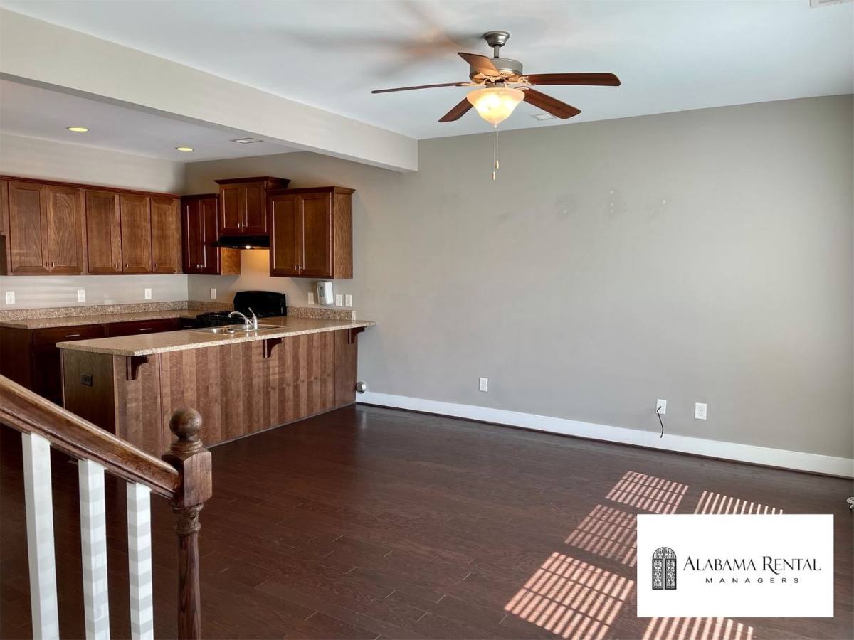 Townhouse for rent at 456 Polo Trace, Chelsea, AL 35043