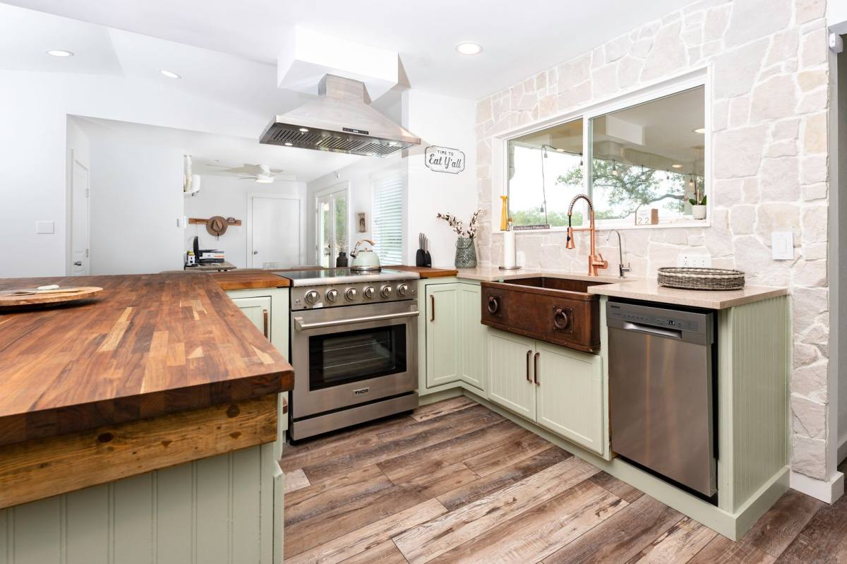 House for rent at 124 S Rainbow Ranch Rd, Wimberley, TX 78676