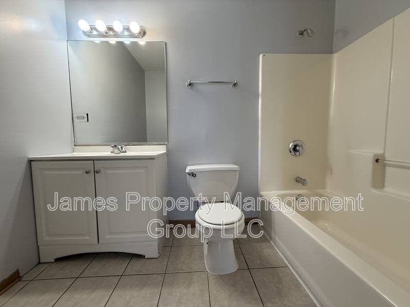 Apartment for rent at 3112 W Monroe St #1, Chicago, IL 60612
