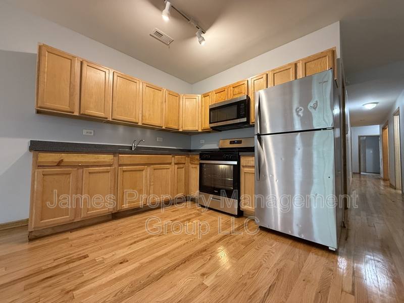 Apartment for rent at 3112 W Monroe St #1, Chicago, IL 60612