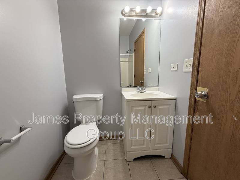 Apartment for rent at 3112 W Monroe St #1, Chicago, IL 60612