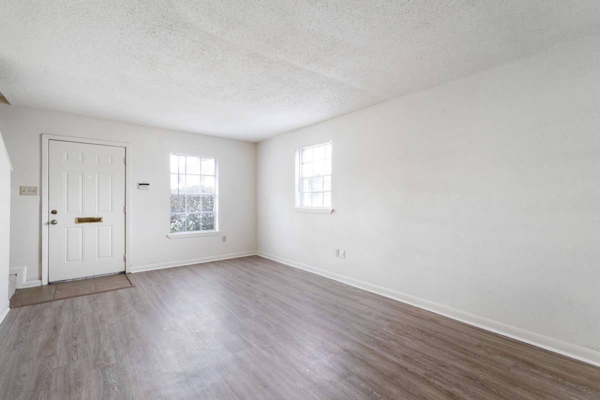 Apartment for rent at 6566 Park Manor Dr, Metairie, LA 70003