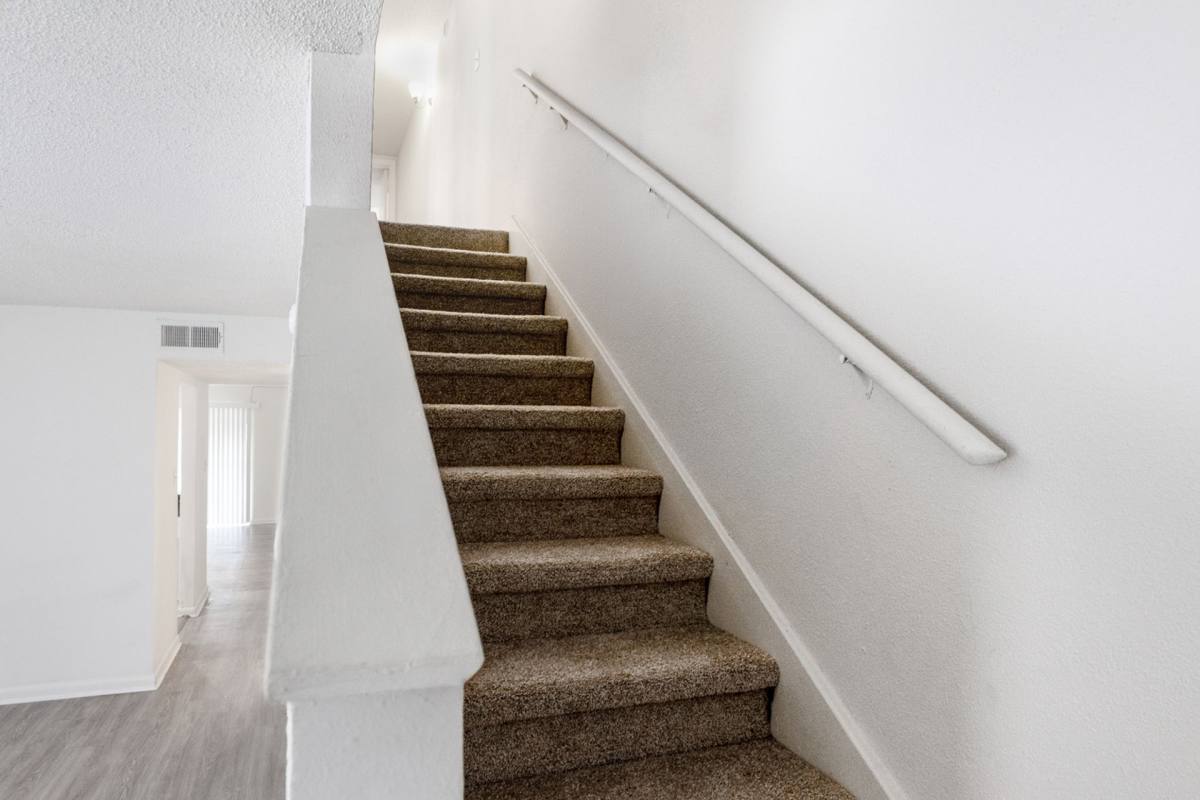 Apartment for rent at 6566 Park Manor Dr, Metairie, LA 70003