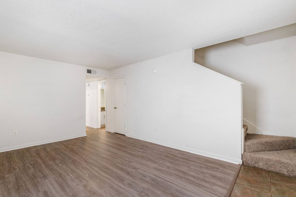Apartment for rent at 6566 Park Manor Dr, Metairie, LA 70003