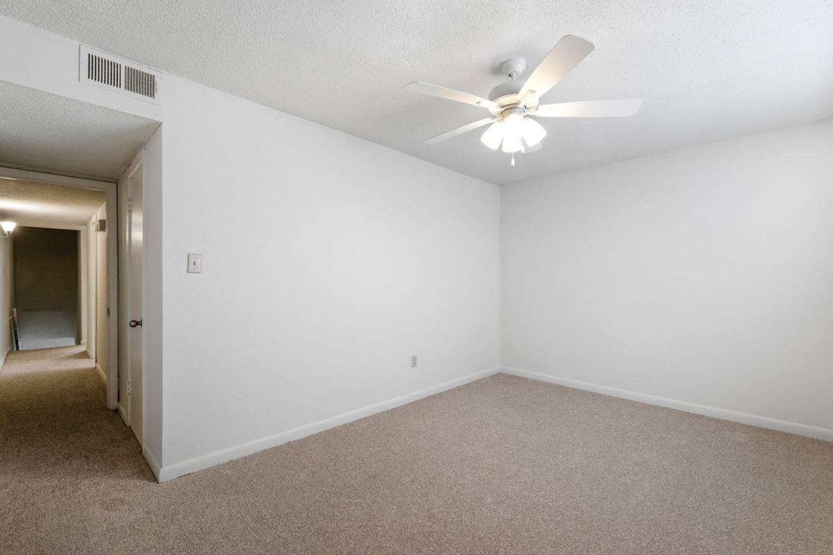 Apartment for rent at 6566 Park Manor Dr, Metairie, LA 70003