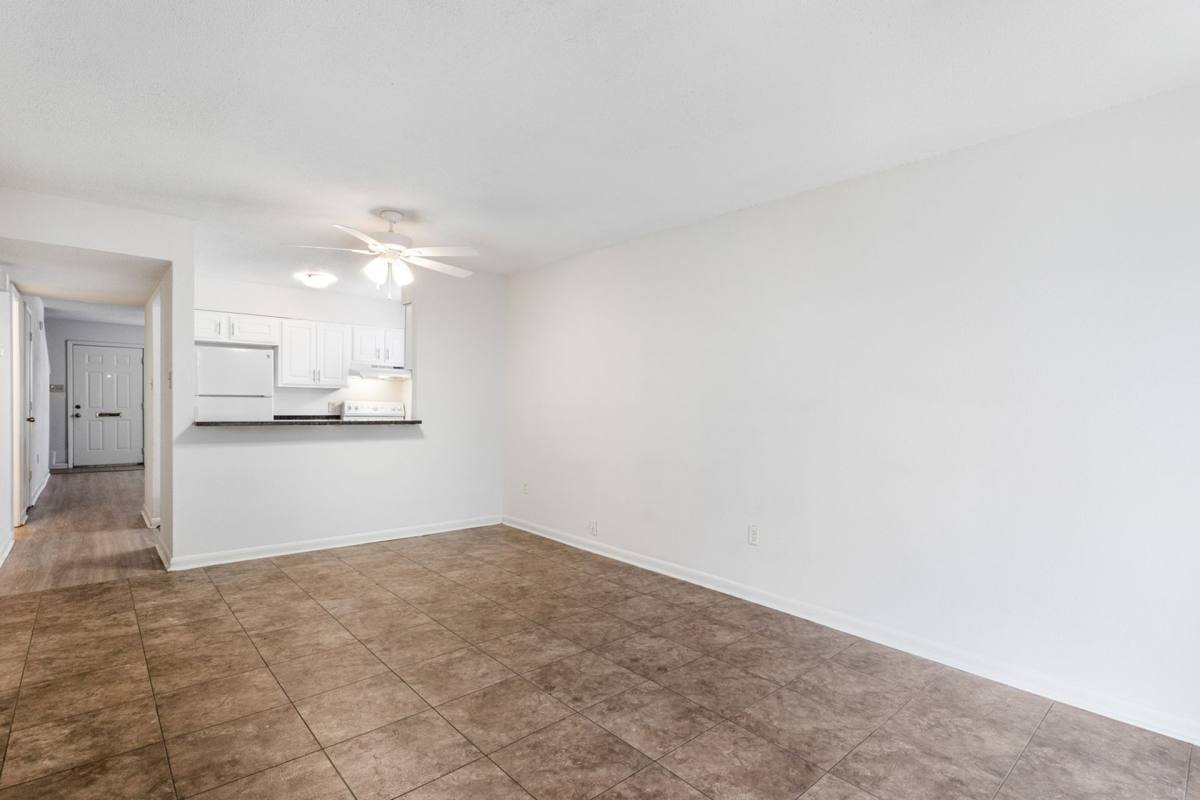 Apartment for rent at 6566 Park Manor Dr, Metairie, LA 70003