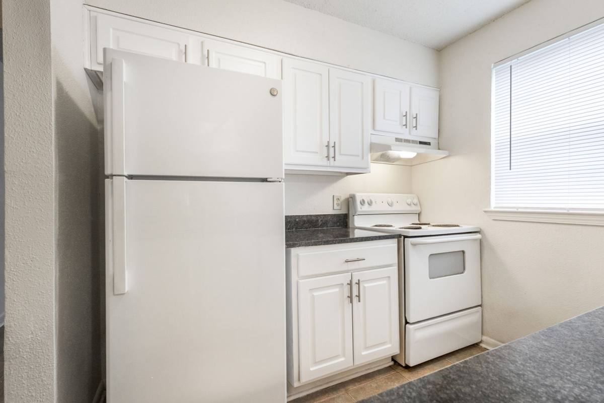 Apartment for rent at 6566 Park Manor Dr, Metairie, LA 70003