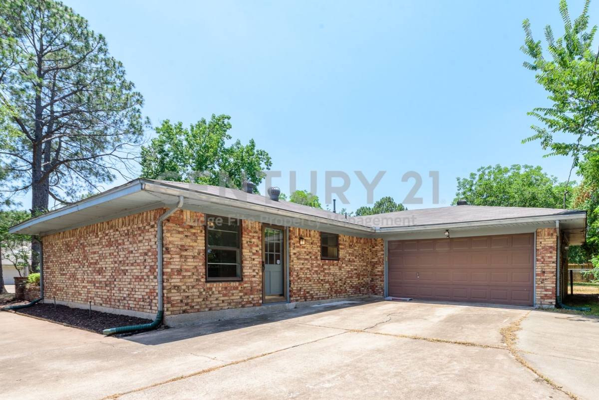 House for rent at 1915 Wendy St, Irving, TX 75060