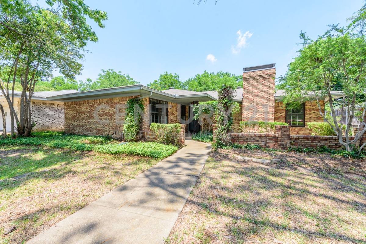 House for rent at 1915 Wendy St, Irving, TX 75060