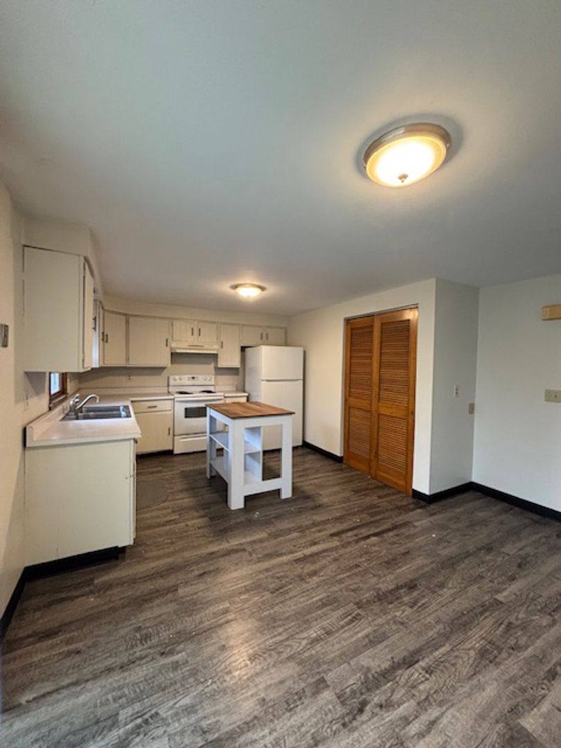 Apartment for rent at 6463-65 Wells Dr, East Syracuse, NY 13057