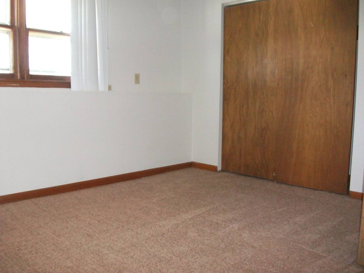Apartment for rent at 6463-65 Wells Dr, East Syracuse, NY 13057