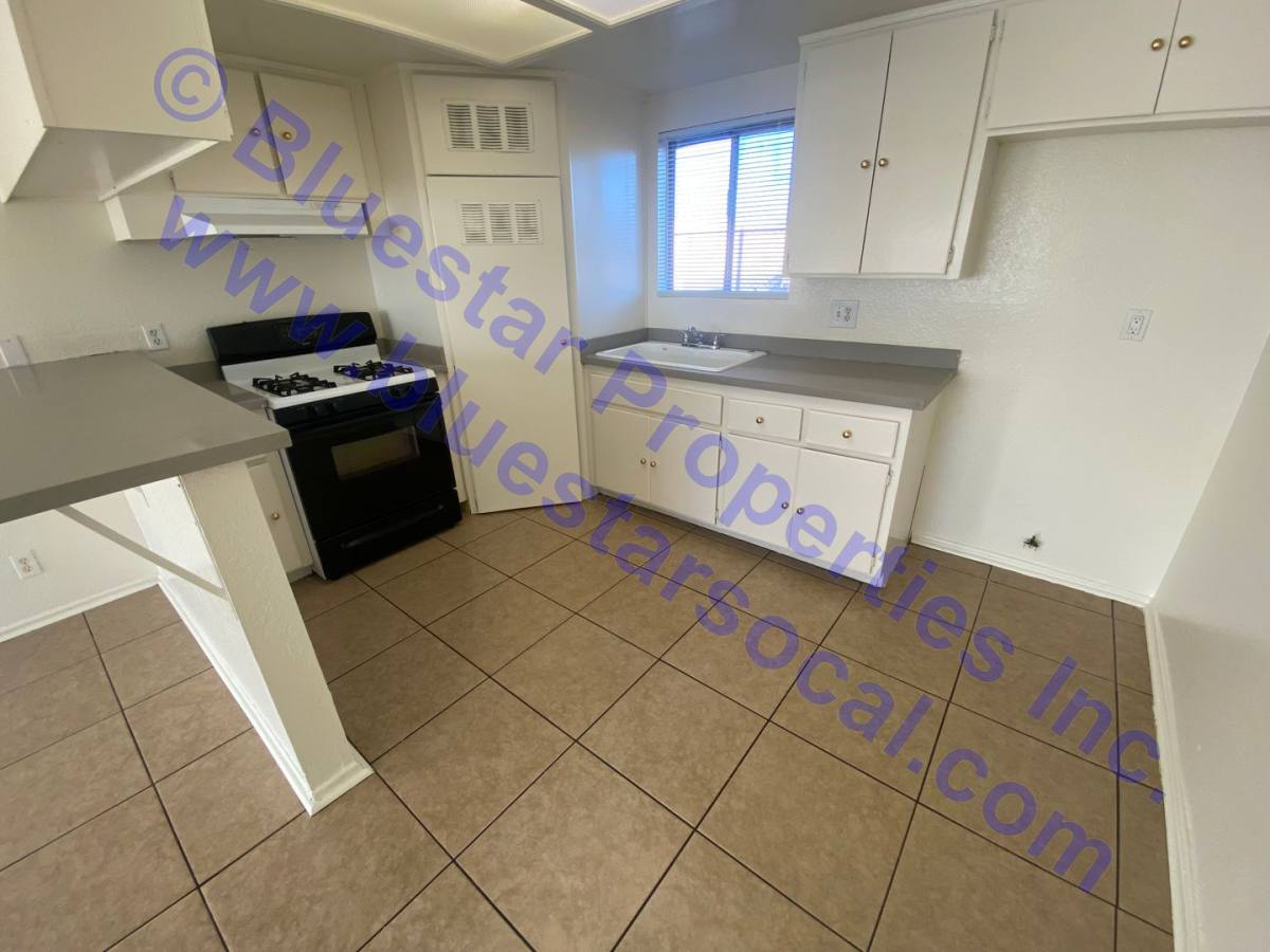 Apartment for rent at 13583 Algonquin Rd, Apple Valley, CA 92308