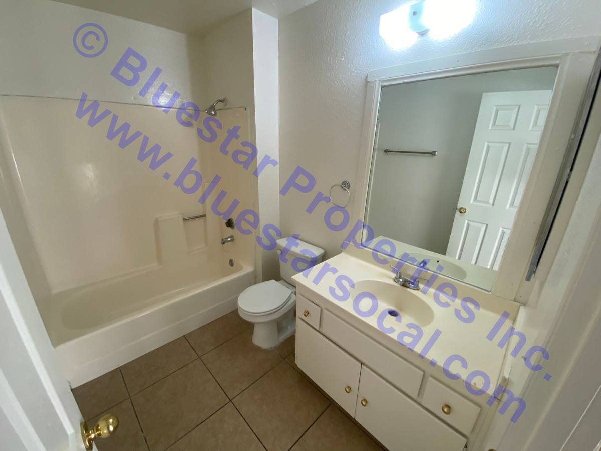 Apartment for rent at 13583 Algonquin Rd, Apple Valley, CA 92308