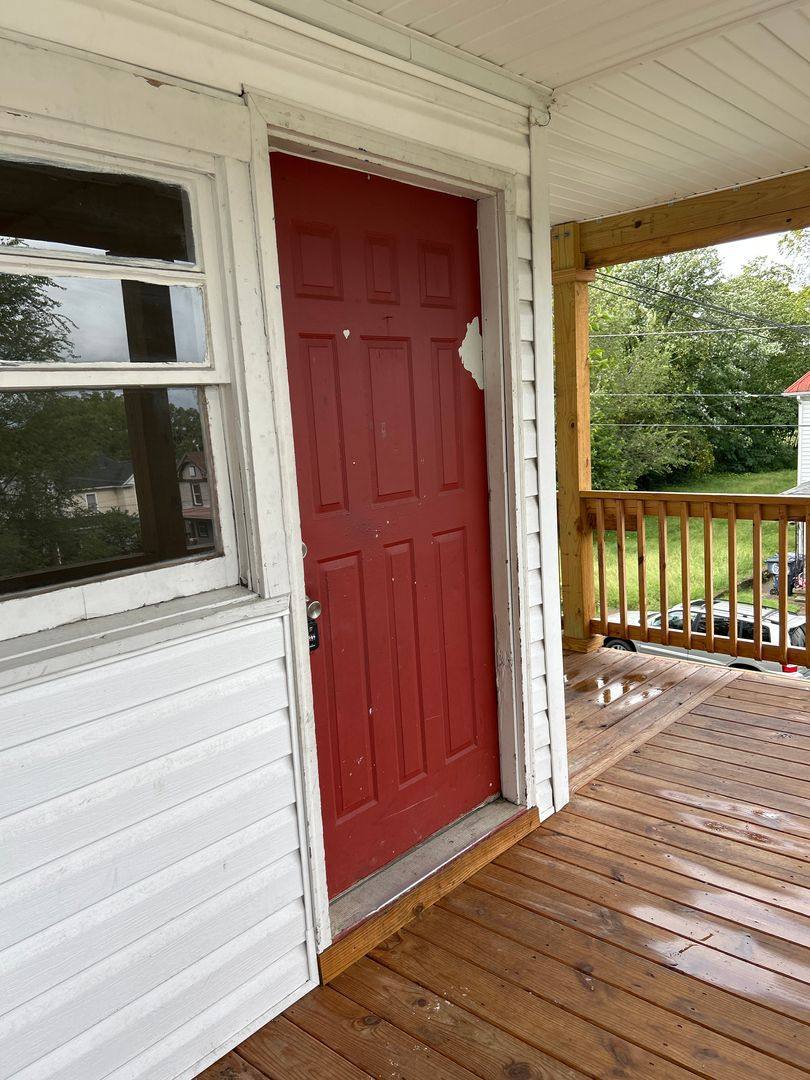 Apartment for rent at 611 Stewart Ave SE, Roanoke, VA 24013