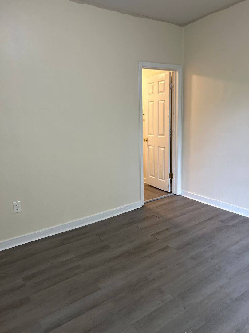 Apartment for rent at 611 Stewart Ave SE, Roanoke, VA 24013