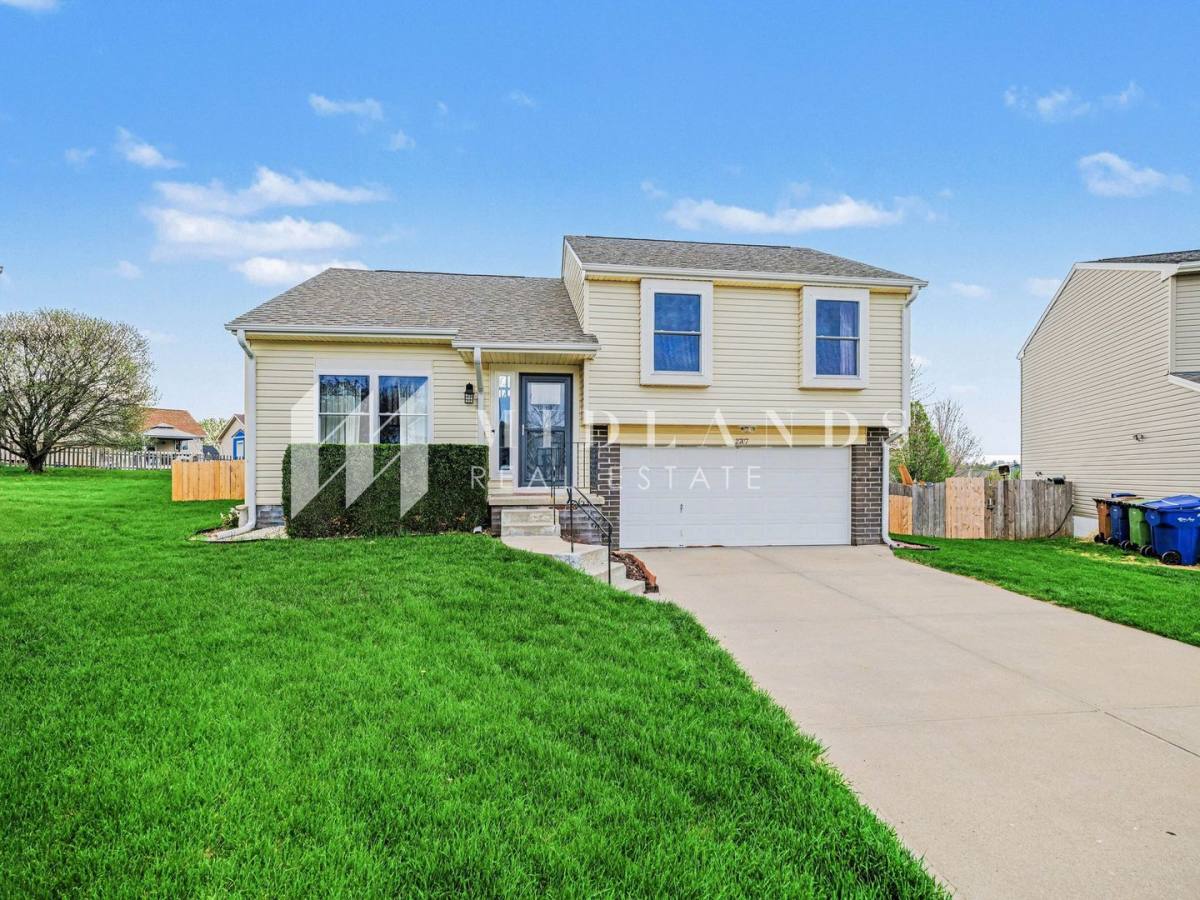 House for rent at 2707 Canyon Circle, Bellevue, NE 68123