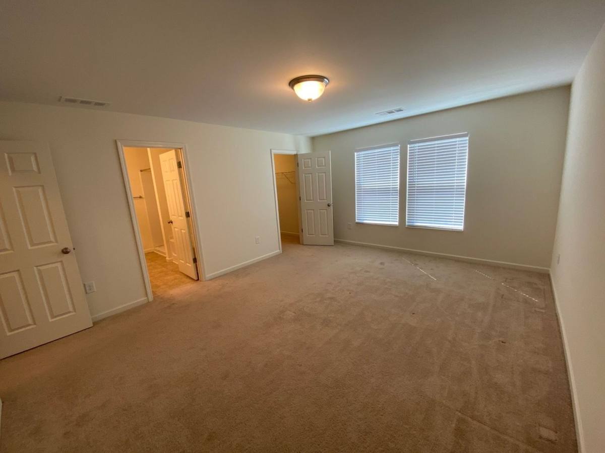 House for rent at 1490 Avalon Creek Rd, Buford, GA 30518