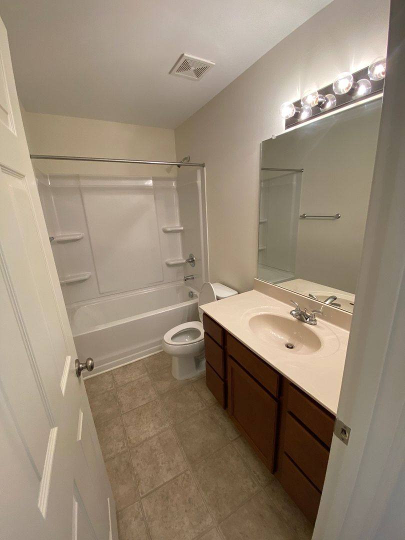 House for rent at 1490 Avalon Creek Rd, Buford, GA 30518