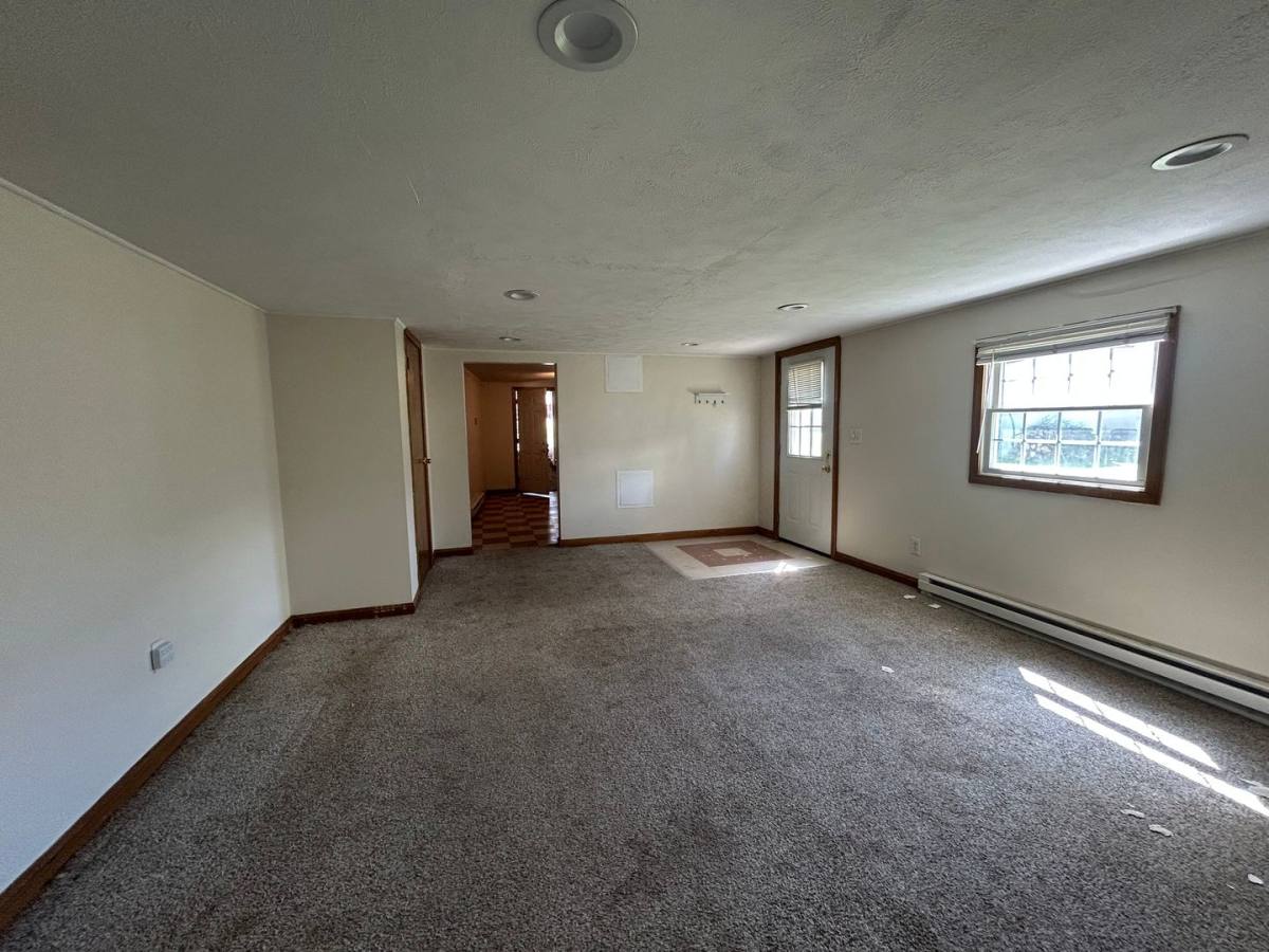 Apartment for rent at 1154 Walnut St, Stoneboro, PA 16153