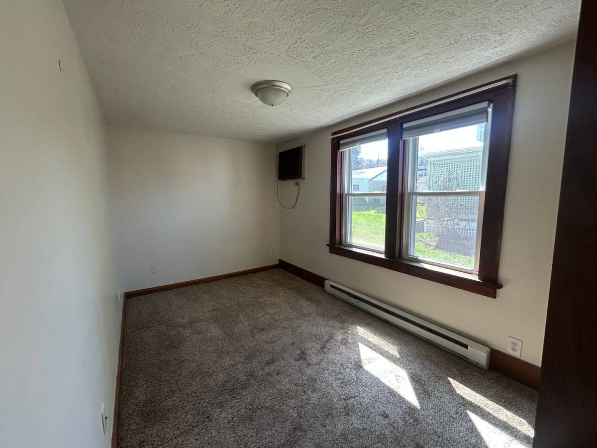 Apartment for rent at 1154 Walnut St, Stoneboro, PA 16153