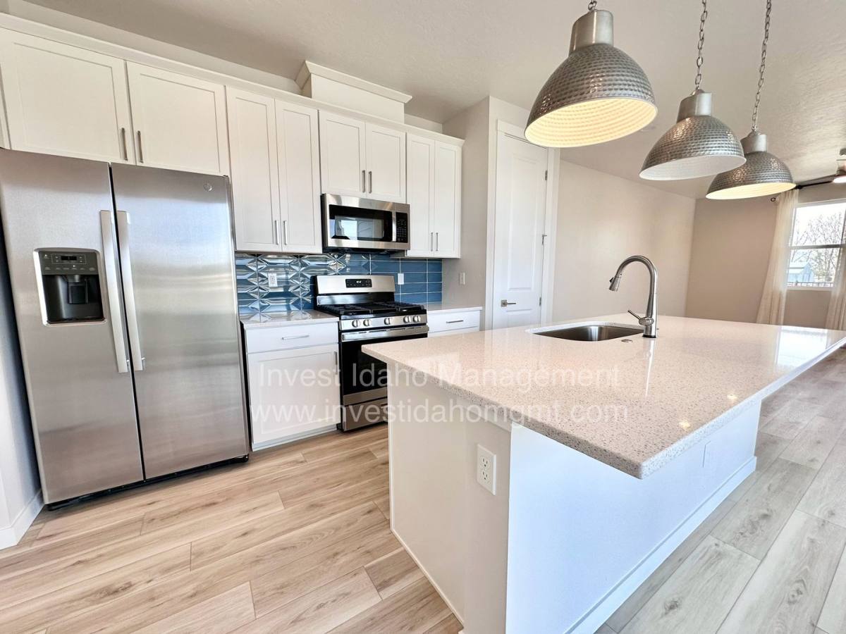Townhouse for rent at 385 N Stone Canyon Lane, Star, ID 83669