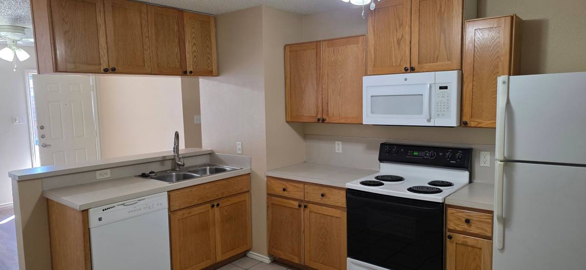 Apartment for rent at 2101 82nd St #OFC, Lubbock, TX 79423