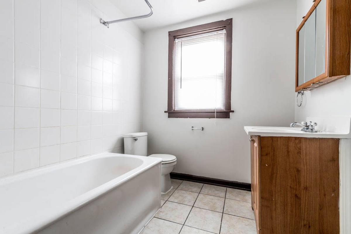Apartment for rent at 617 N Central Ave, Chicago, IL 60644