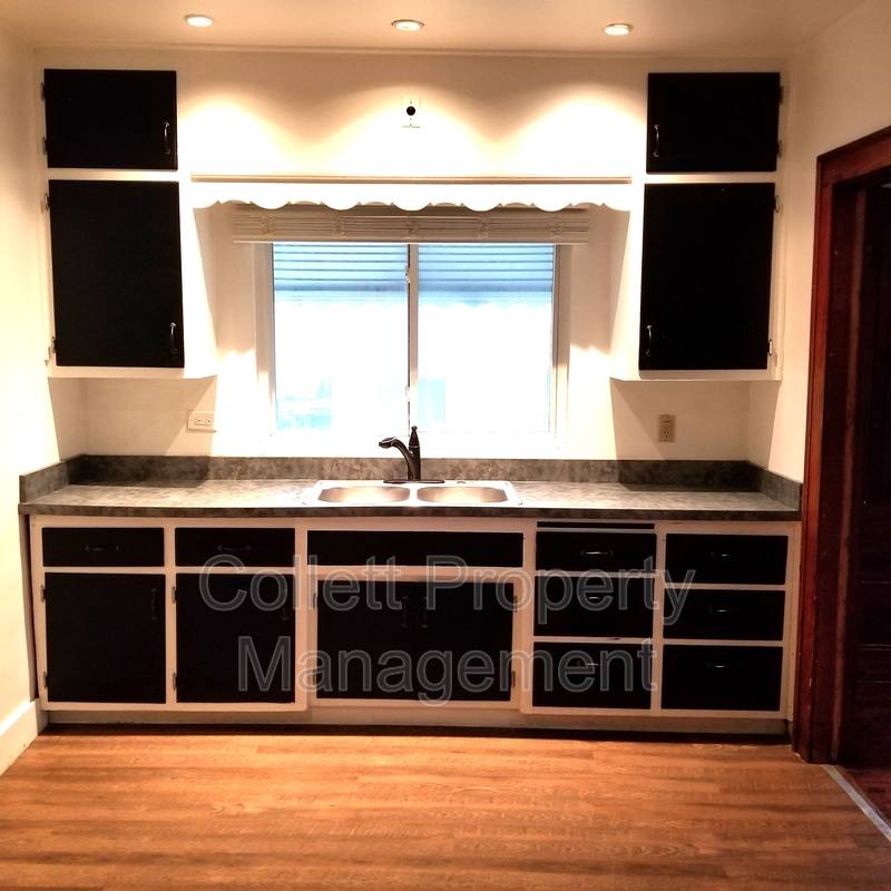 Apartment for rent at 11512 Tonsing Dr #2, Cleveland, OH 44125
