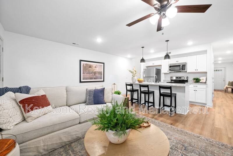 Townhouse for rent at 933 Center Rd #B, Clarksville, TN 37042