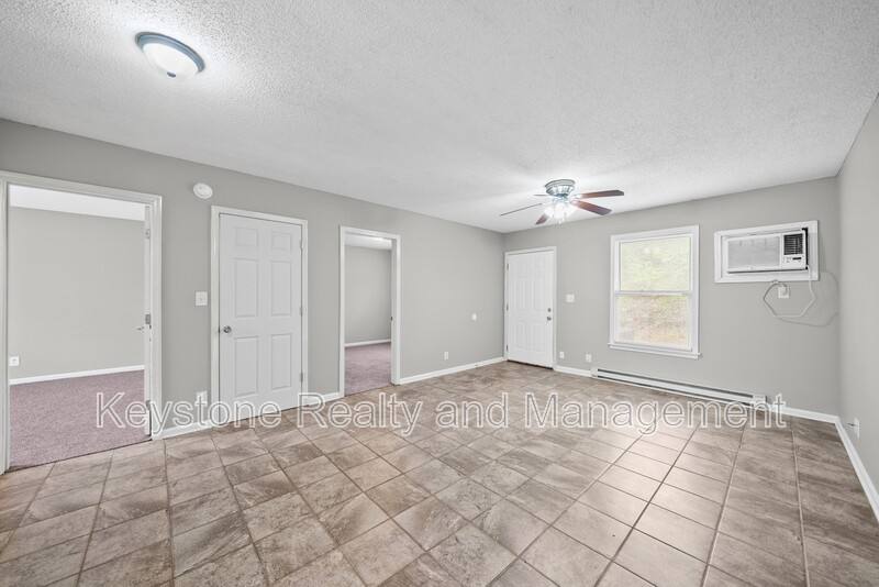 Apartment for rent at 191 Oak St #2, Clarksville, TN 37042