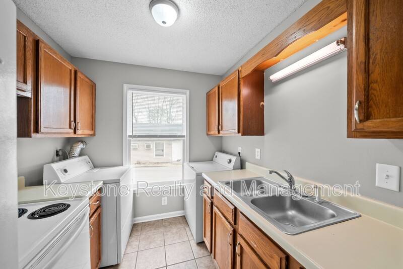 Apartment for rent at 191 Oak St #2, Clarksville, TN 37042