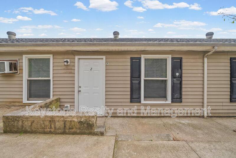 Apartment for rent at 191 Oak St #2, Clarksville, TN 37042