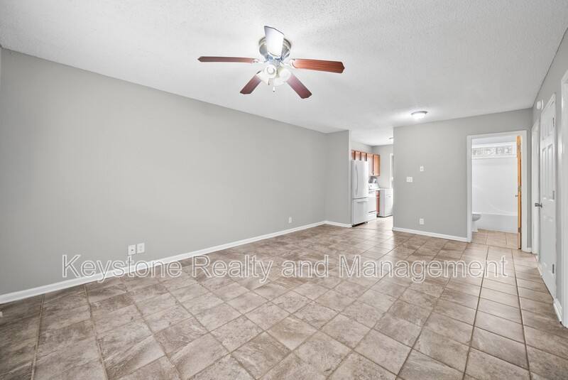 Apartment for rent at 191 Oak St #2, Clarksville, TN 37042