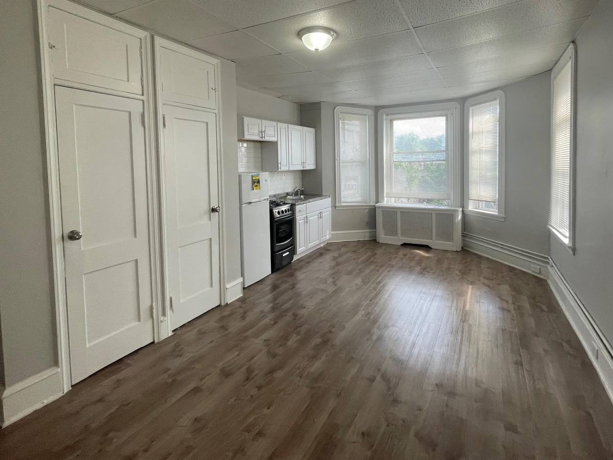 Apartment for rent at 1230 W Allegheny Ave #2R, Philadelphia, PA 19133