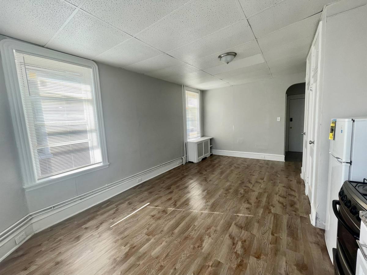 Apartment for rent at 1230 W Allegheny Ave #2R, Philadelphia, PA 19133