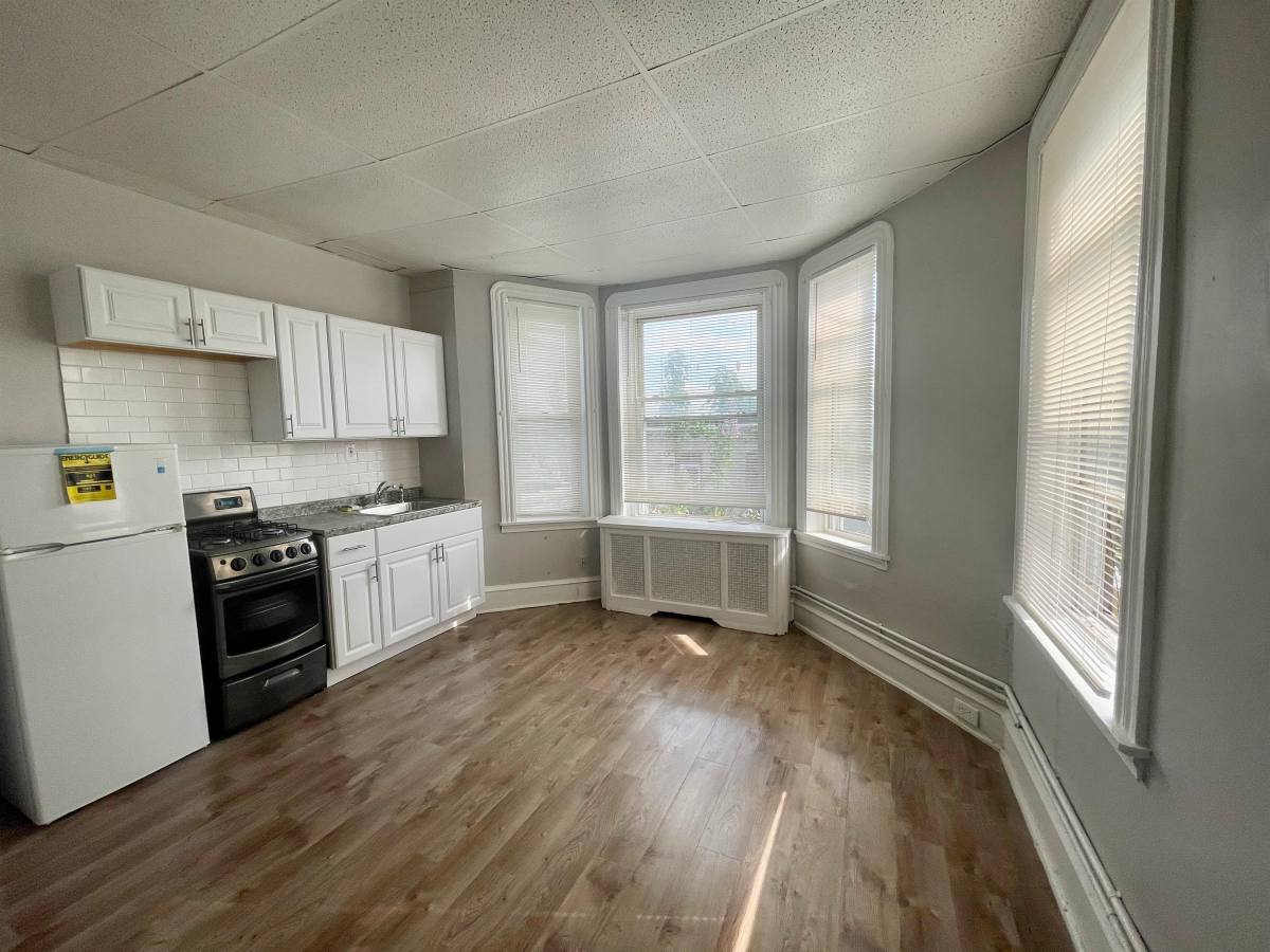 Apartment for rent at 1230 W Allegheny Ave #2R, Philadelphia, PA 19133