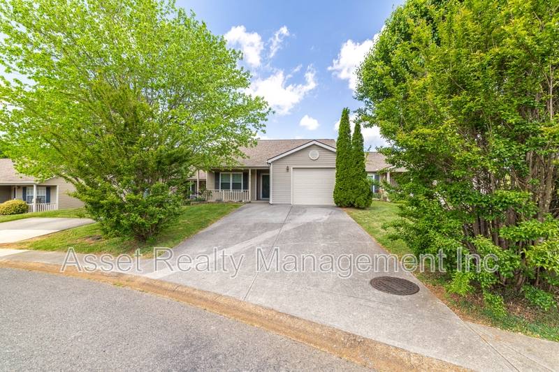Apartment for rent at 8613 Little Field Way #1, Knoxville, TN 37923