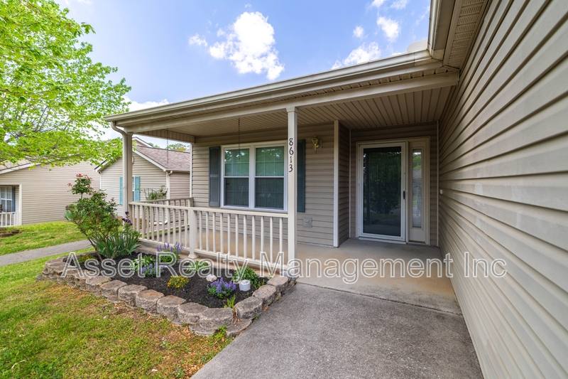 Apartment for rent at 8613 Little Field Way #1, Knoxville, TN 37923