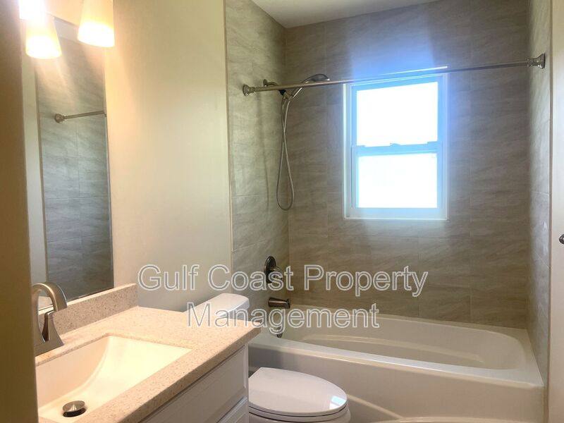 House for rent at 220 Avalon Rd, Venice, FL 34293