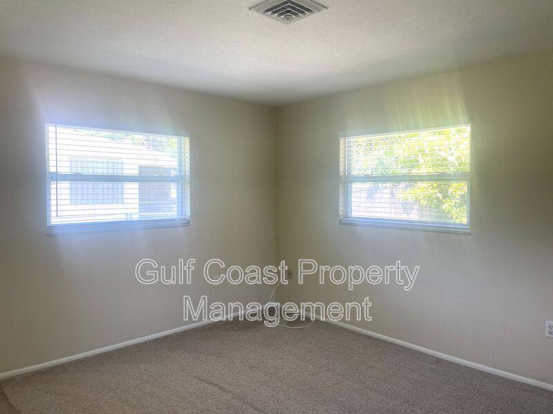 House for rent at 220 Avalon Rd, Venice, FL 34293