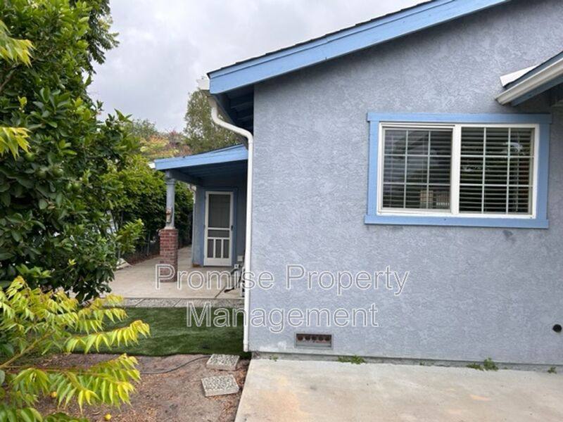 House for rent at 13543 Mountainside Dr, Poway, CA 92064