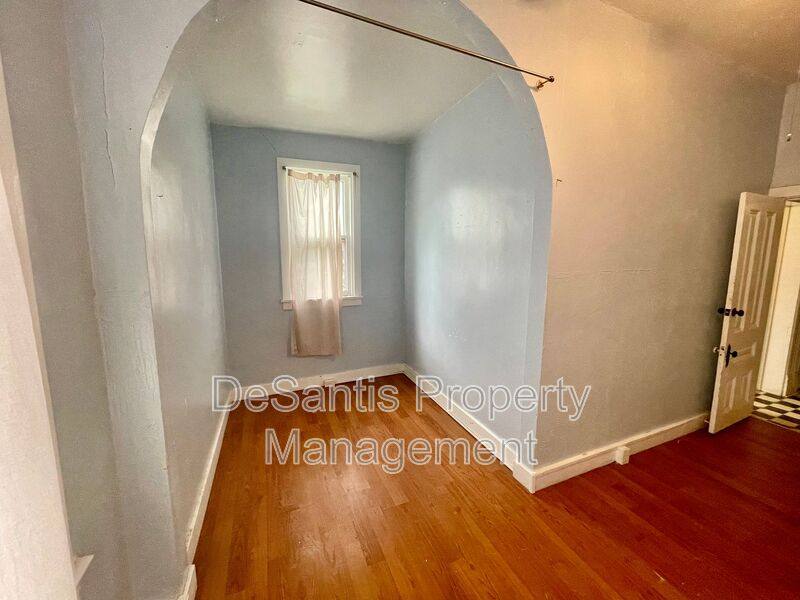 Apartment for rent at 5498 Hayes St #1, Pittsburgh, PA 15206