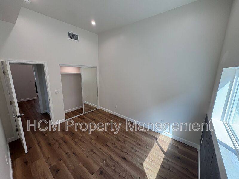 Townhouse for rent at 5507-5509 S Manhattan Place #5509 1 2, Los Angeles, CA 90062