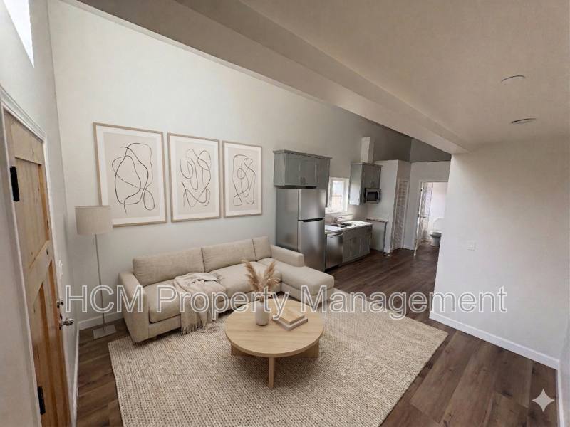 Townhouse for rent at 5507-5509 S Manhattan Place #5509 1 2, Los Angeles, CA 90062