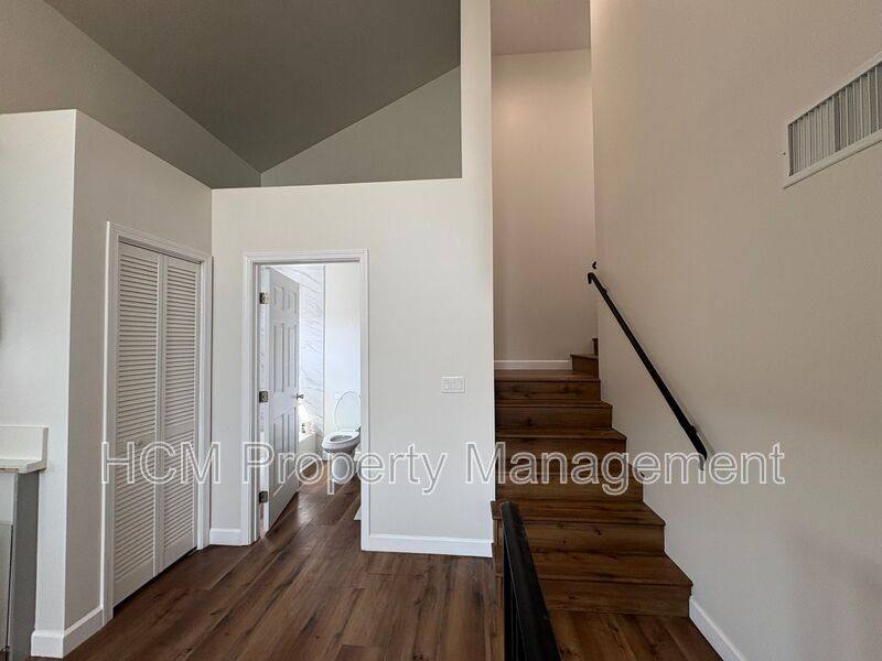 Townhouse for rent at 5507-5509 S Manhattan Place #5509 1 2, Los Angeles, CA 90062