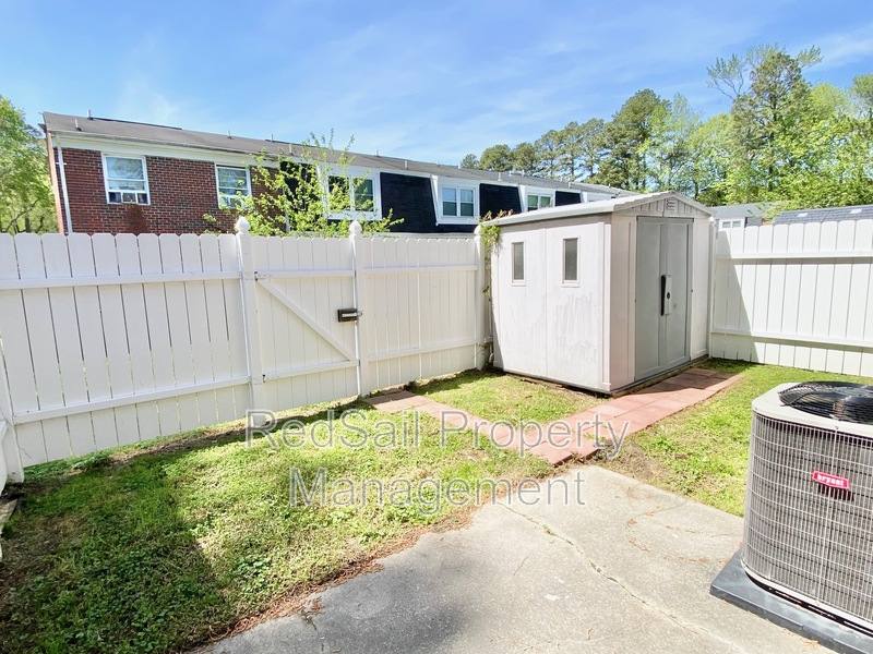House for rent at 376 Susan Constant Dr, Newport News, VA 23608