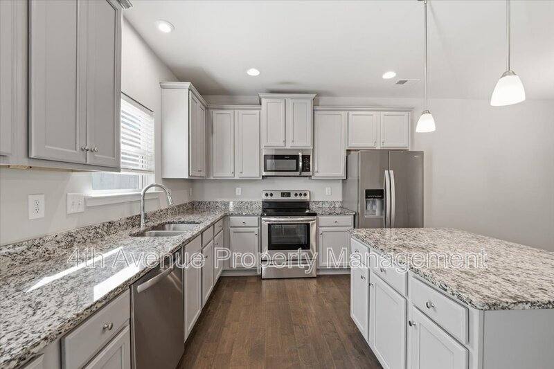 Townhouse for rent at 3403 Abbey Way, Gainesville, GA 30507
