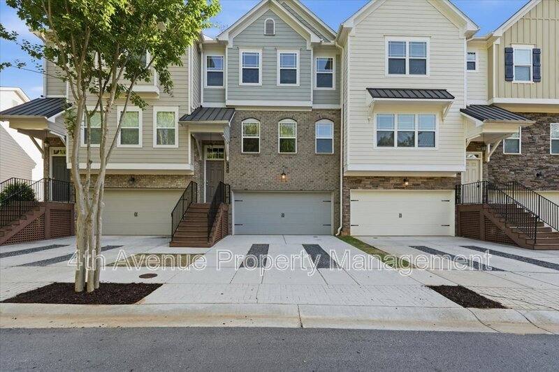 Townhouse for rent at 3403 Abbey Way, Gainesville, GA 30507