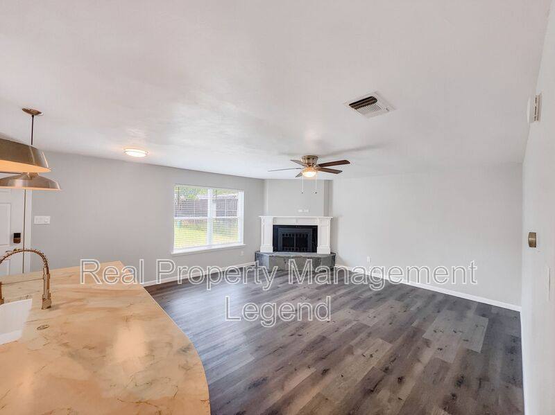 House for rent at 109 N Heights Dr, Crowley, TX 76036